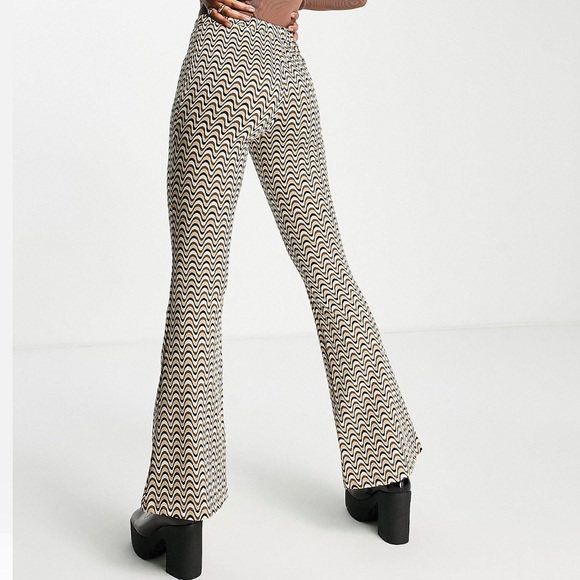 NWT ASOS DESIGN jacquard flare pants in wavy stripe - Picture 3 of 6